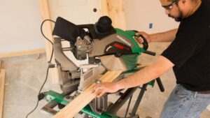 Top 10 Best Compound Miter Saw 2020 - Expert Review & Guide